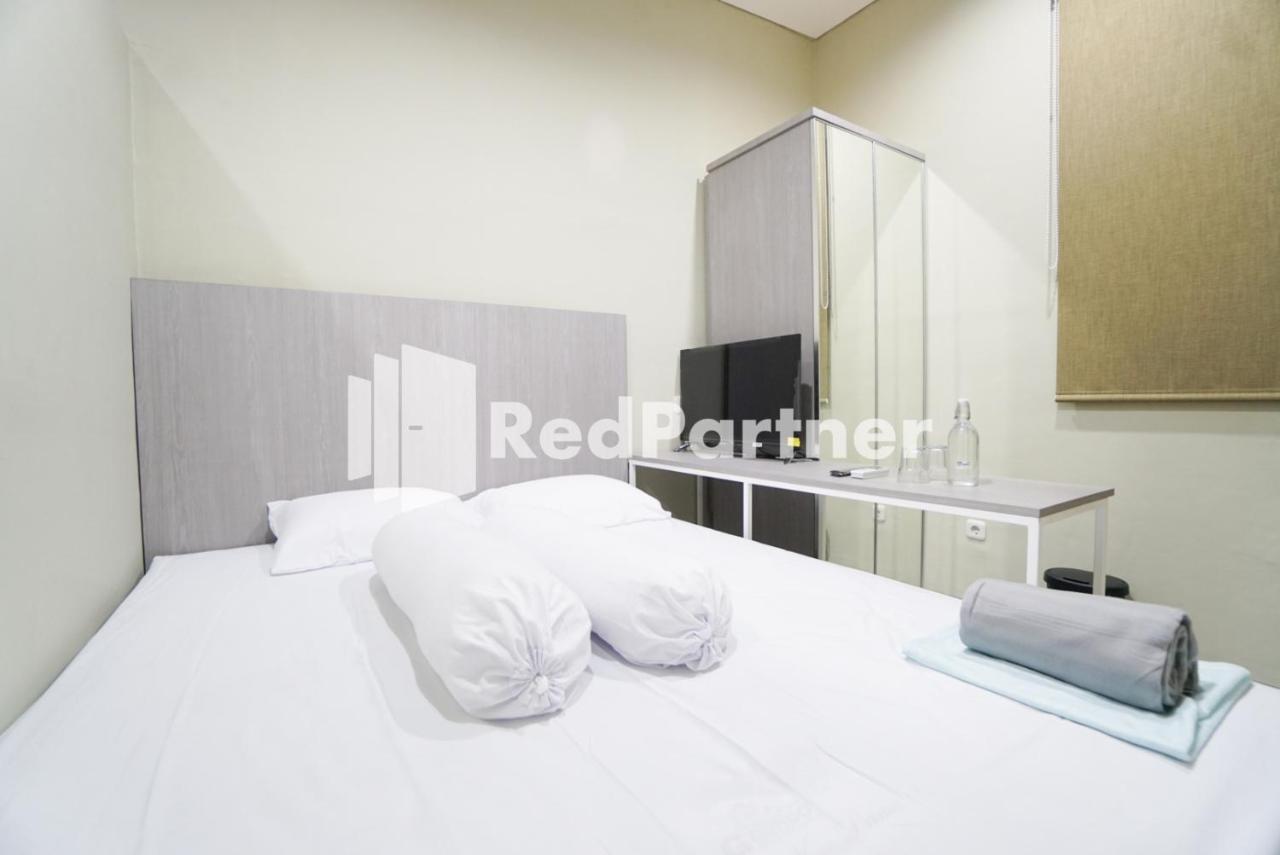 ג'קרטה Tomang Gelong Guest House Syariah Mitra Reddoorz מראה חיצוני תמונה
