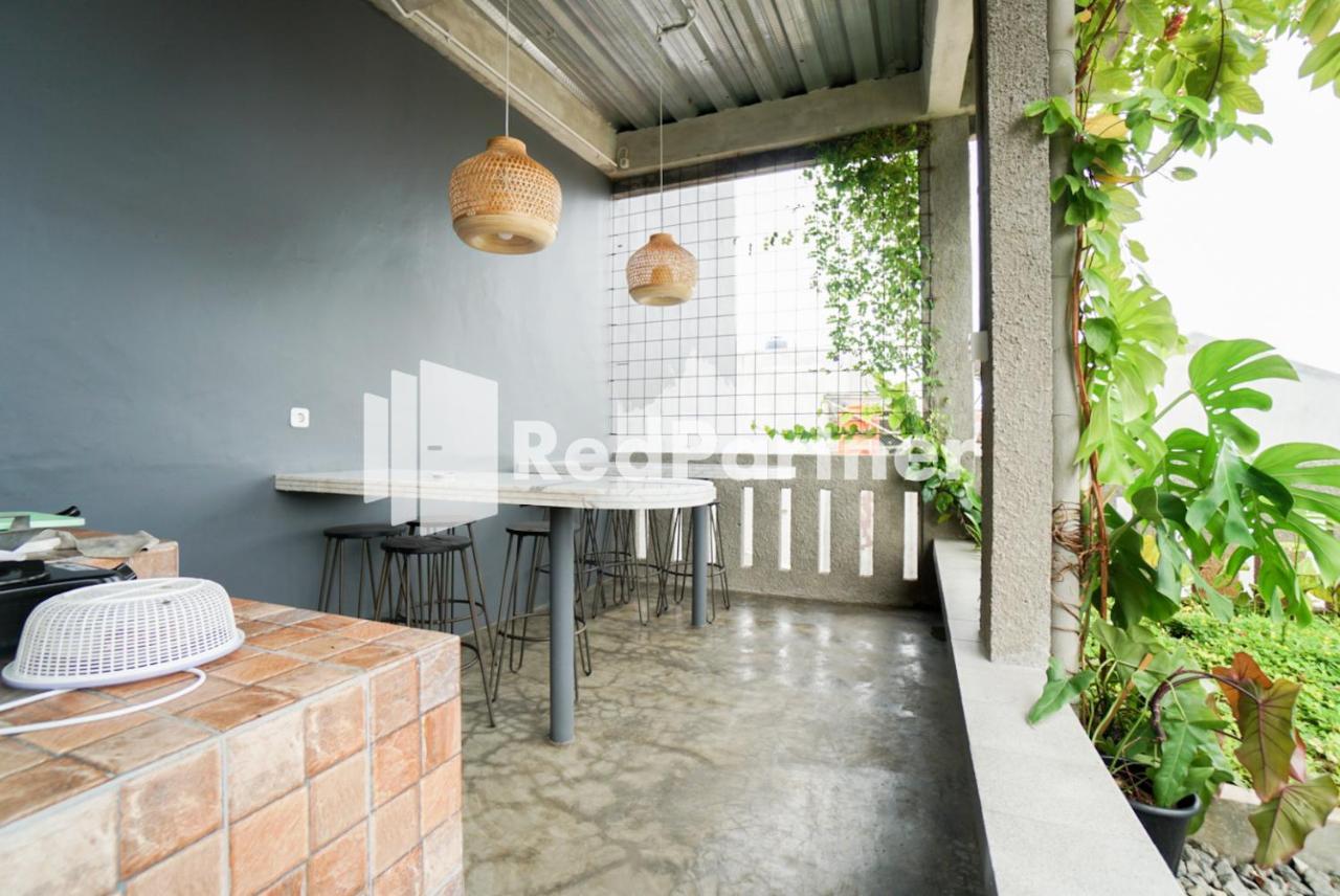 ג'קרטה Tomang Gelong Guest House Syariah Mitra Reddoorz מראה חיצוני תמונה