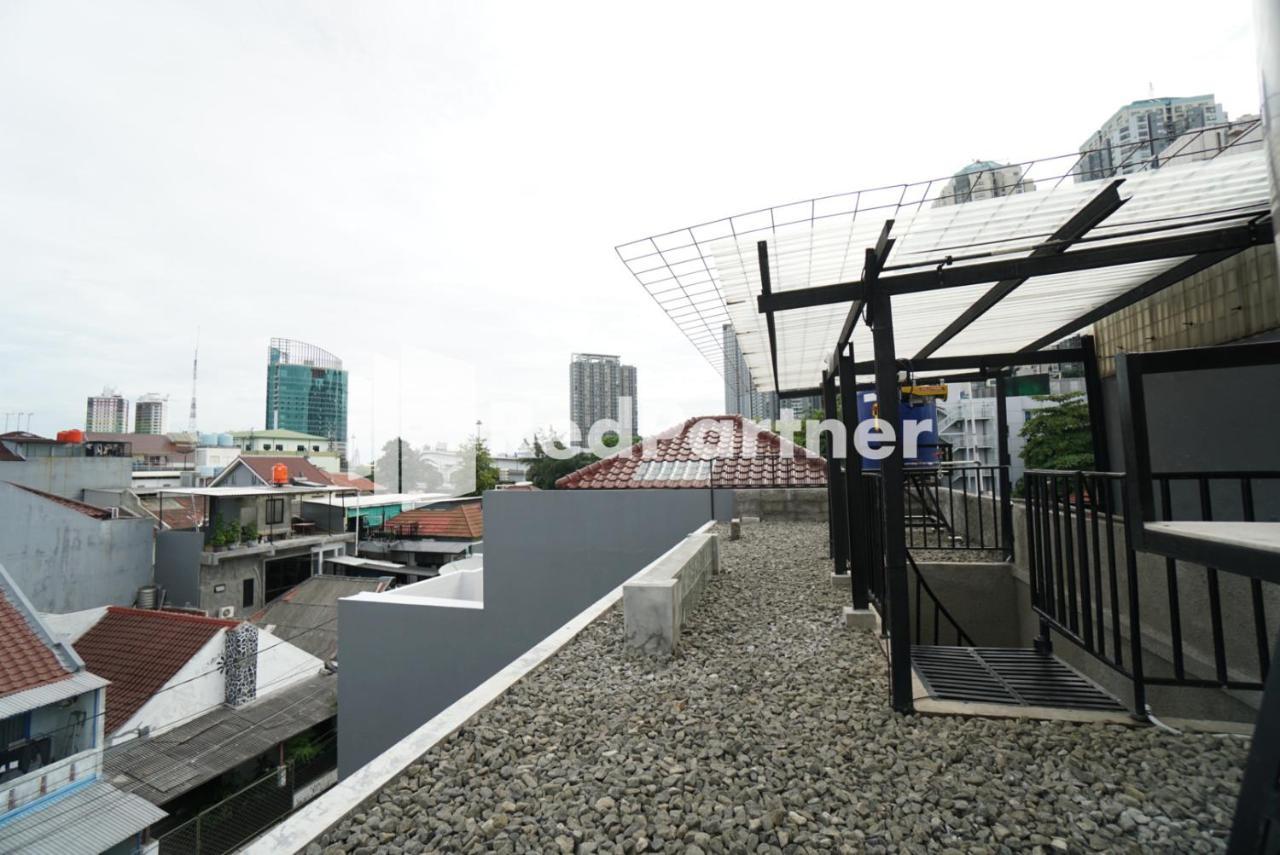 ג'קרטה Tomang Gelong Guest House Syariah Mitra Reddoorz מראה חיצוני תמונה