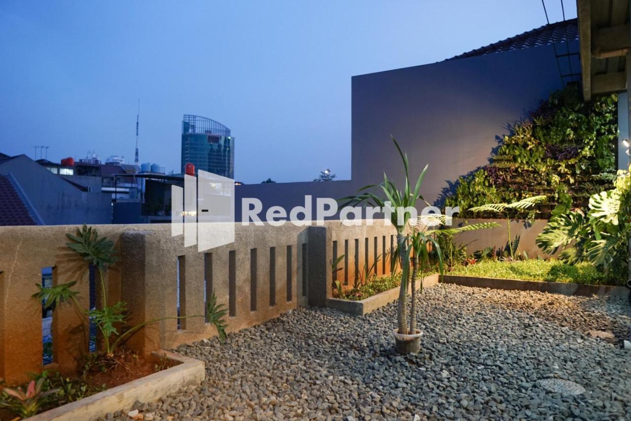 ג'קרטה Tomang Gelong Guest House Syariah Mitra Reddoorz מראה חיצוני תמונה