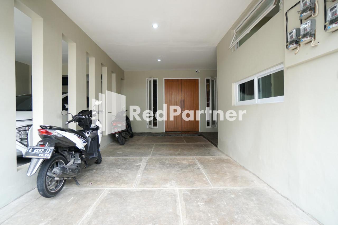 ג'קרטה Tomang Gelong Guest House Syariah Mitra Reddoorz מראה חיצוני תמונה